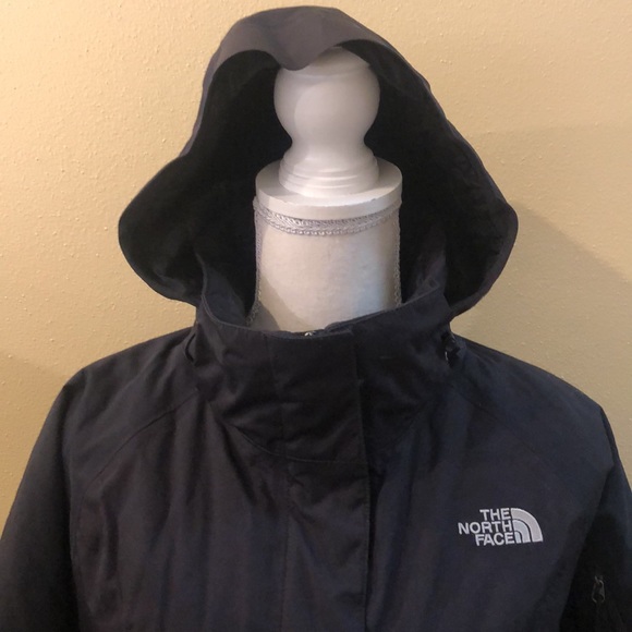 Like New! The North Face Women’s Hyvent Thermoball Jacket - Picture 3 of 16